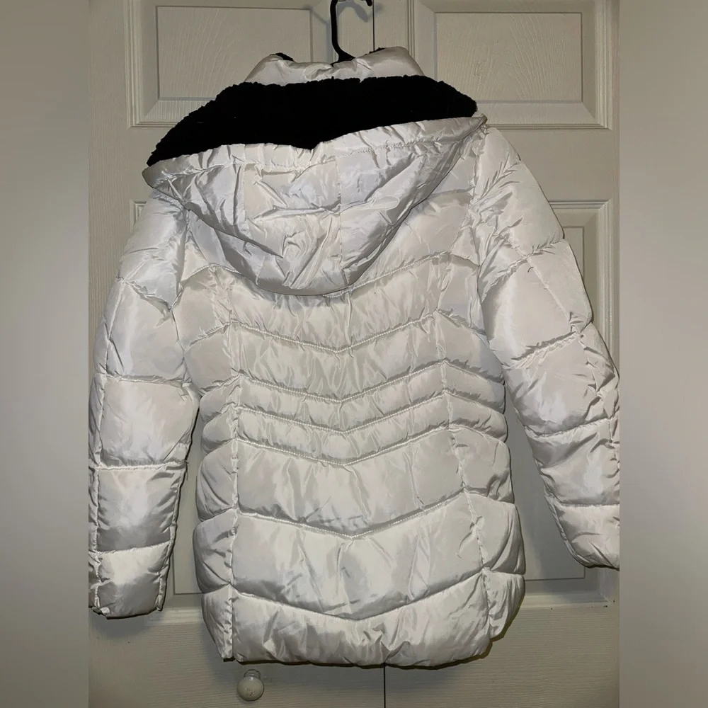 White Fuzzy Reebok Jacket - Picture 2 of 3